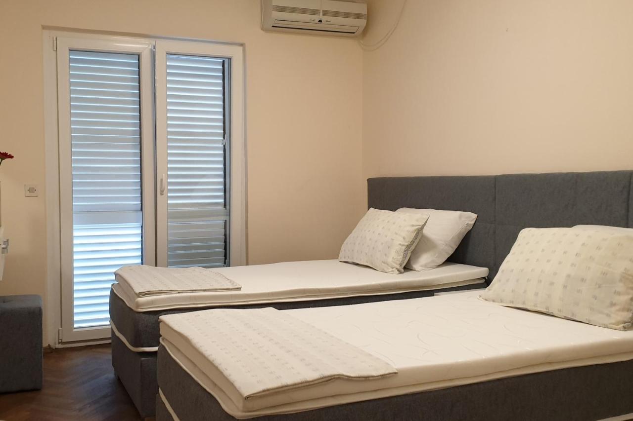 Apartments And Rooms With Parking Space Hvar - 15378 Hvar Town Bagian luar foto