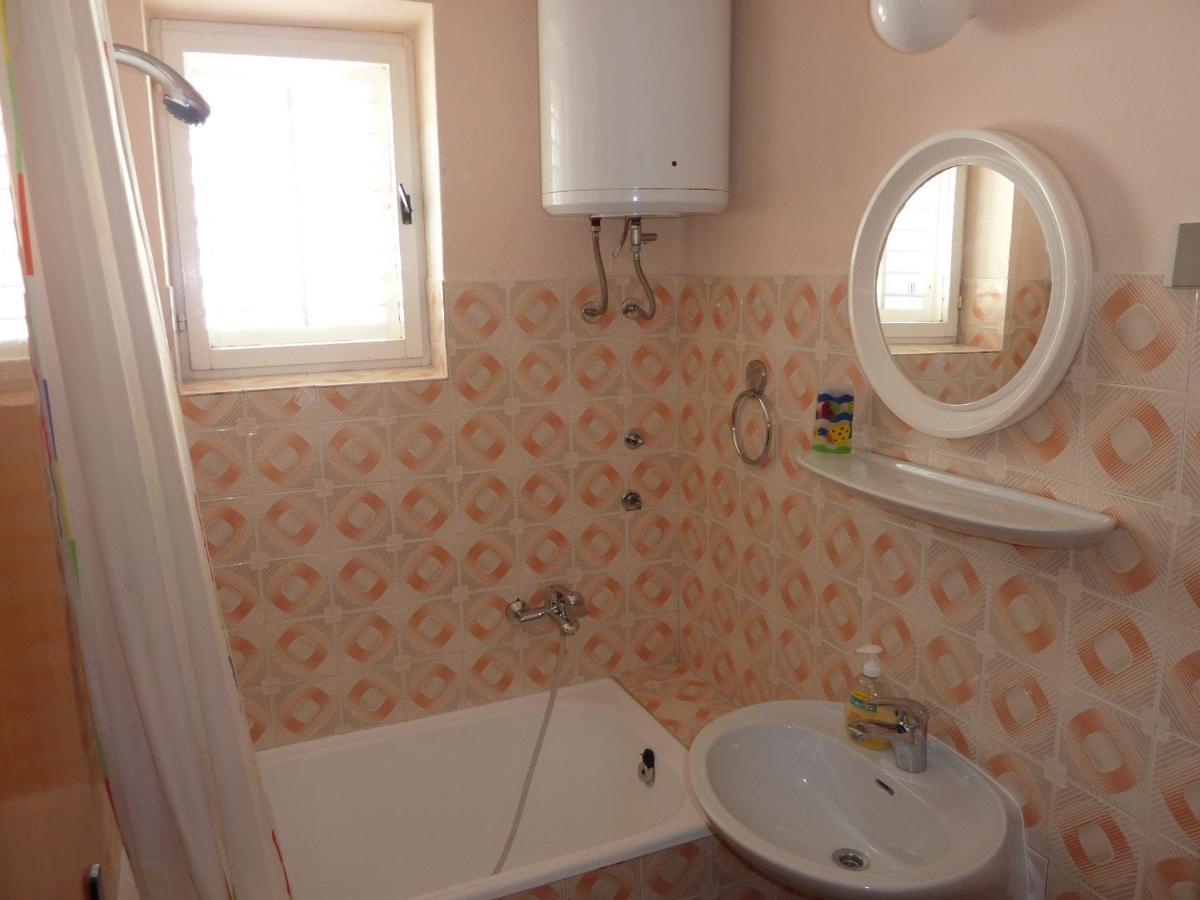 Apartments And Rooms With Parking Space Hvar - 15378 Hvar Town Bagian luar foto
