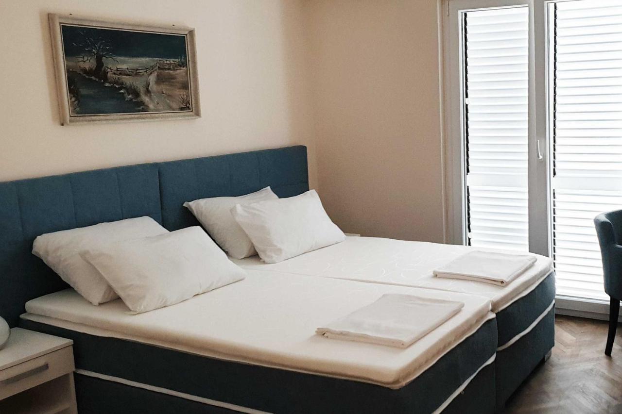 Apartments And Rooms With Parking Space Hvar - 15378 Hvar Town Bagian luar foto