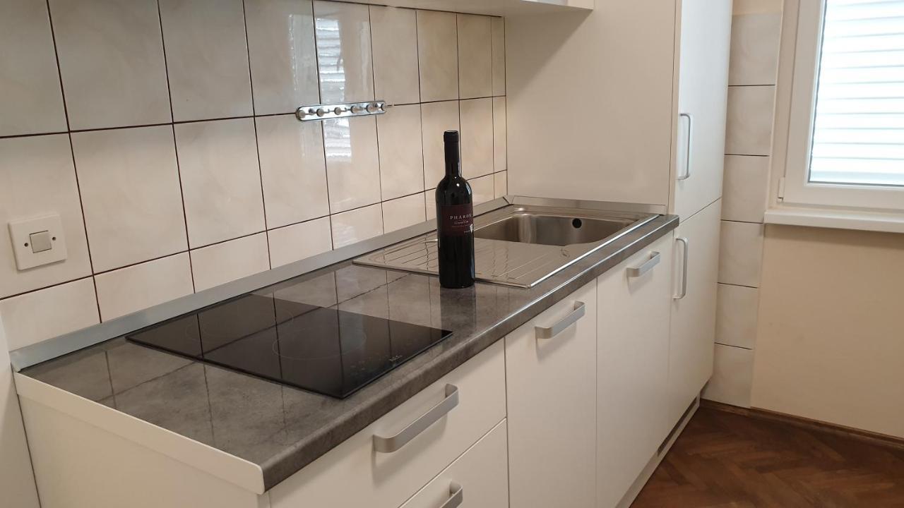 Apartments And Rooms With Parking Space Hvar - 15378 Hvar Town Bagian luar foto